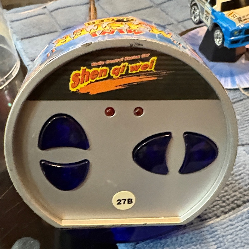 Mini Racer Remote Control Cars Set - Blue and Red - Picture 4 of 7